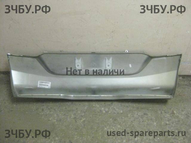 Ford Focus 3 Накладка на дверь багажника