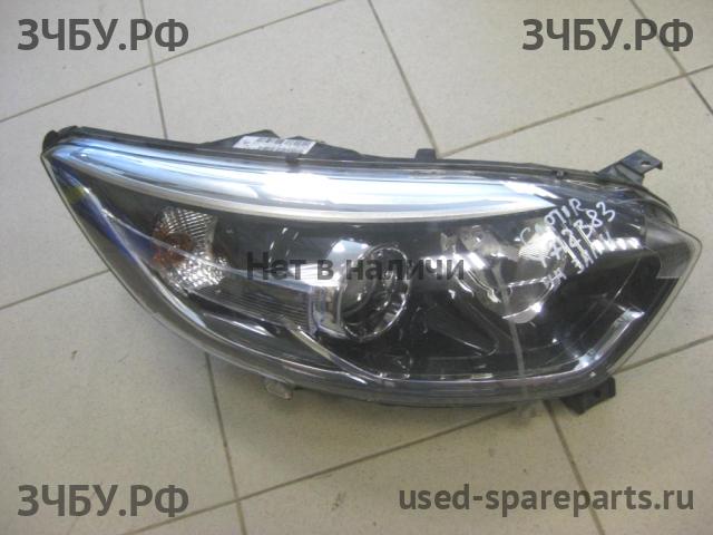Renault Kaptur (RUS) Фара правая