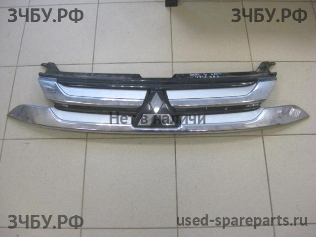 Mitsubishi Outlander 3 Решетка радиатора