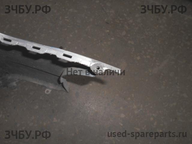 Honda Civic 8 (4D) Бампер передний