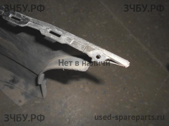 Honda Civic 8 (4D) Бампер передний