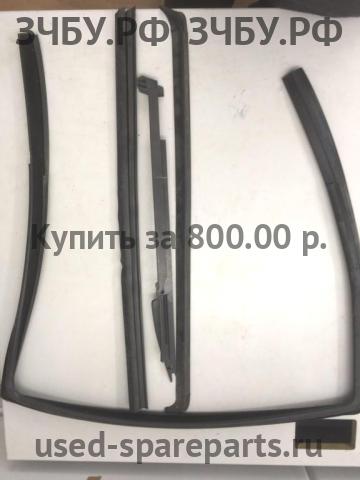 Volvo XC-70 Cross Country (1) Молдинг двери задней левой