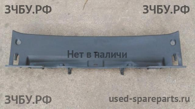 Toyota Corolla (E14 - E15) Обшивка багажника задней панели