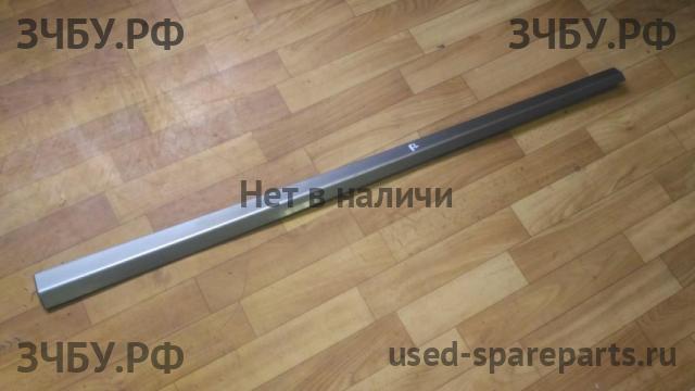 Honda Civic 8 (4D) Молдинг двери передней левой