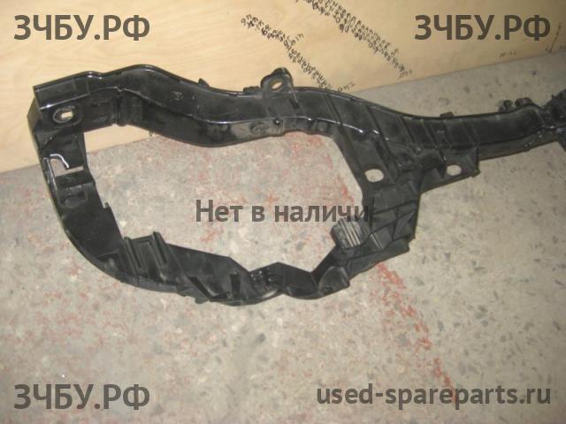 Ford Focus 3 Панель передняя (телевизор)