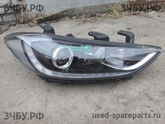 Hyundai Elantra 4 Фара правая