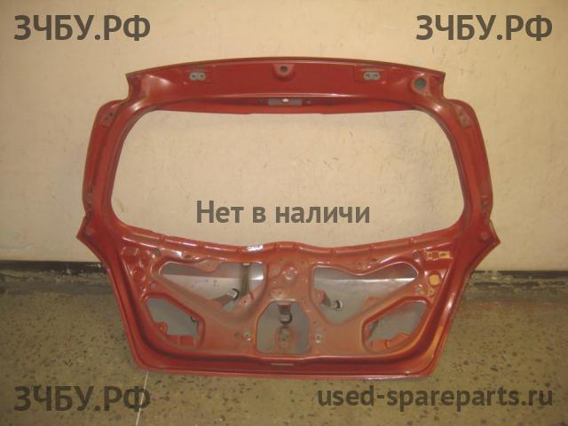Toyota Yaris 2 Дверь багажника