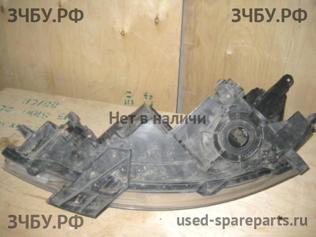 Mitsubishi Grandis (NA4W) Фара правая
