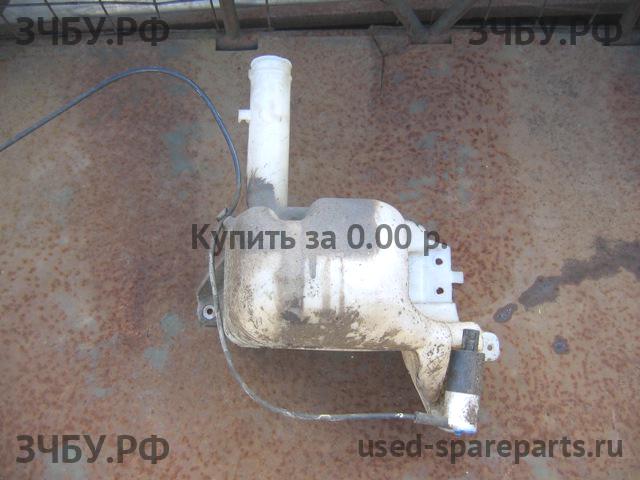 Nissan Laurel (E-HC35/E-GC35) Бачок омывателя лобового стекла