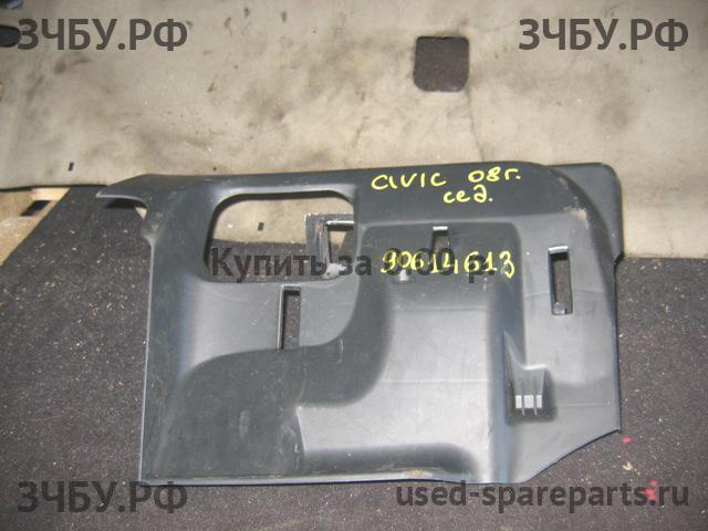 Honda Civic 8 (4D) Пластик салона
