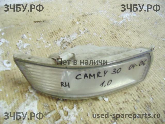 Toyota Camry 5 (V30) ПТФ правая