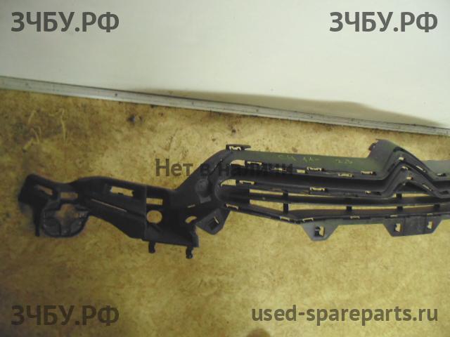 Citroen C4 (2) Решетка радиатора