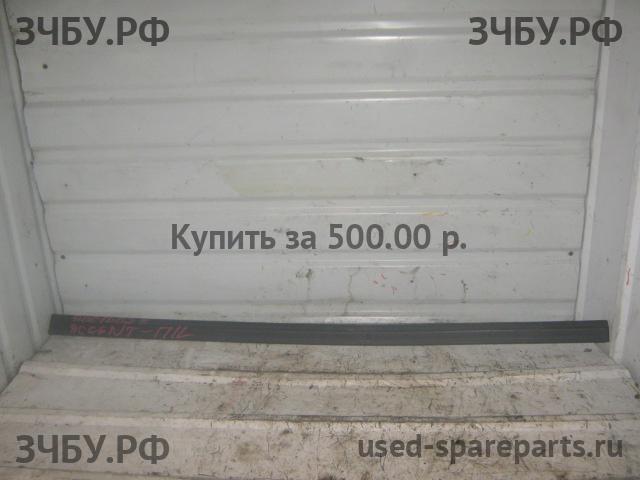 Hyundai Accent 2 Молдинг двери передней левой