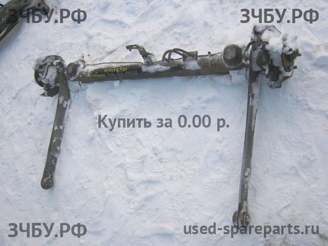 Nissan Primera P10 Балка задняя поперечная