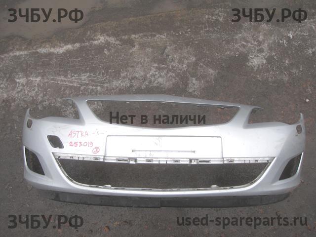 Opel Astra J Бампер передний