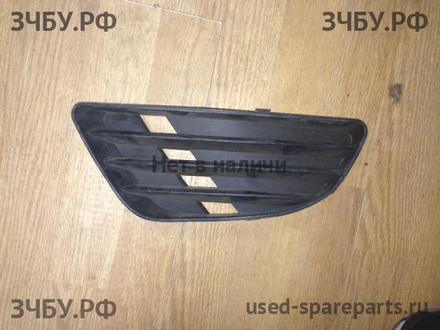Ford Fiesta 5 Решетка в бампер