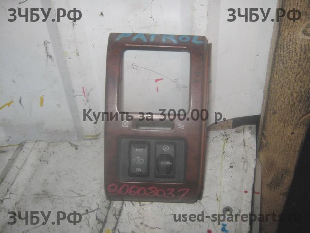 Nissan Patrol (Y61) Блок кнопок