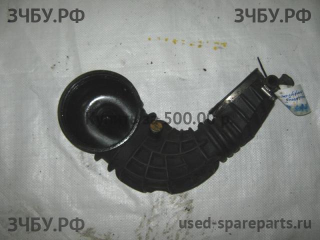 Audi 80/90 [B3] Патрубок воздушного фильтра