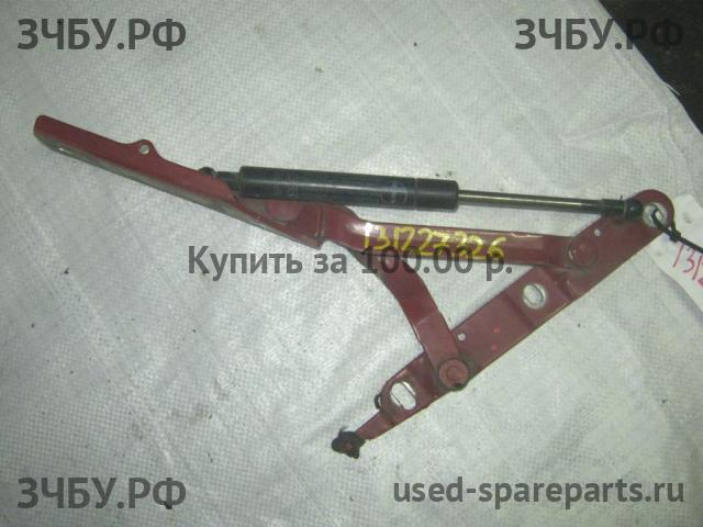 Audi 80/90 [B3] Петля крышки багажника правая