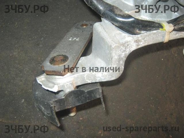 Toyota Corolla (E14 - E15) Моторчик стеклоочистителя передний