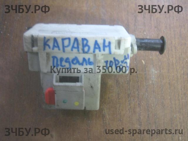 Chrysler Voyager/Caravan 4 Датчик включения стоп сигнала