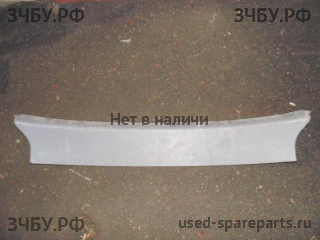 Lexus RX (1) 300 Обшивка двери багажника