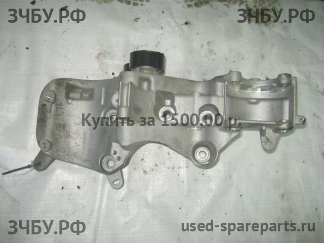 Renault Logan 1 Кронштейн