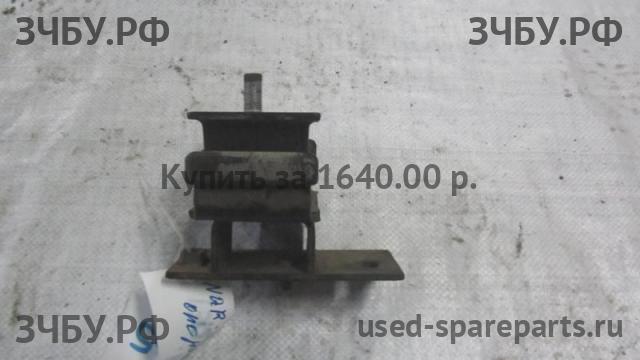 Isuzu NQR 71P Опора двигателя