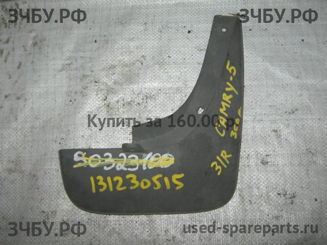 Toyota Camry 5 (V30) Брызговик задний правый