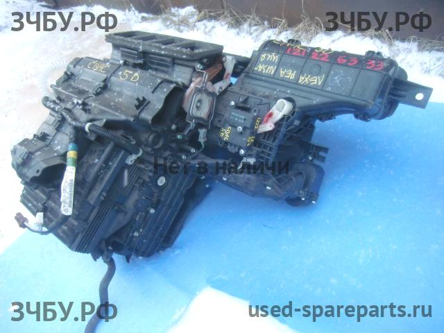 Honda Civic 8 (5D) Корпус отопителя (корпус печки)