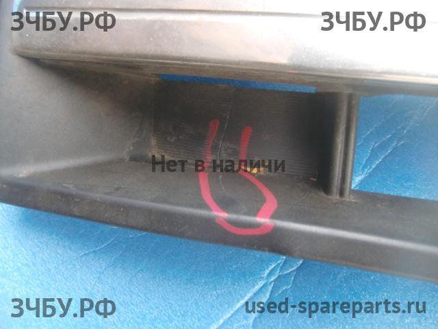 Mitsubishi Pajero/Montero 4 Решетка радиатора
