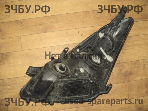 Toyota Wish Фара правая