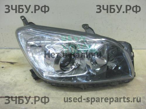Toyota RAV 4 (3) Фара правая