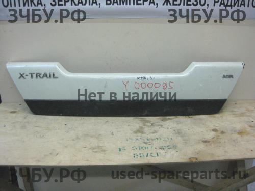 Nissan X-Trail 2 (T31) Накладка на дверь багажника