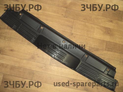 Mitsubishi Pajero/Montero 4 Накладка заднего бампера