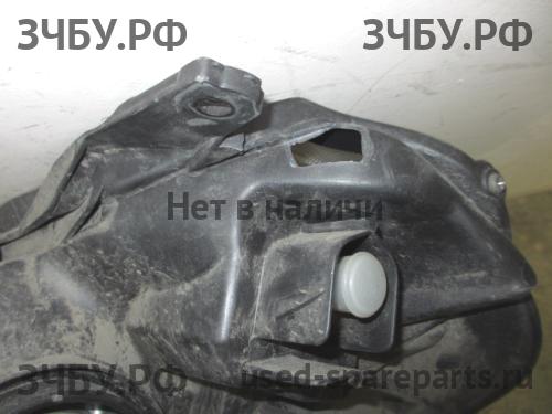 Suzuki SX4 (1) Фара правая
