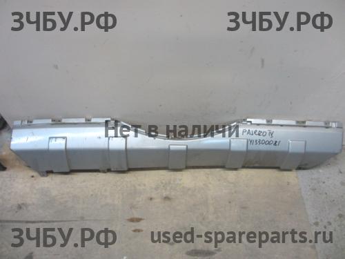 Mitsubishi Pajero/Montero 4 Накладка заднего бампера