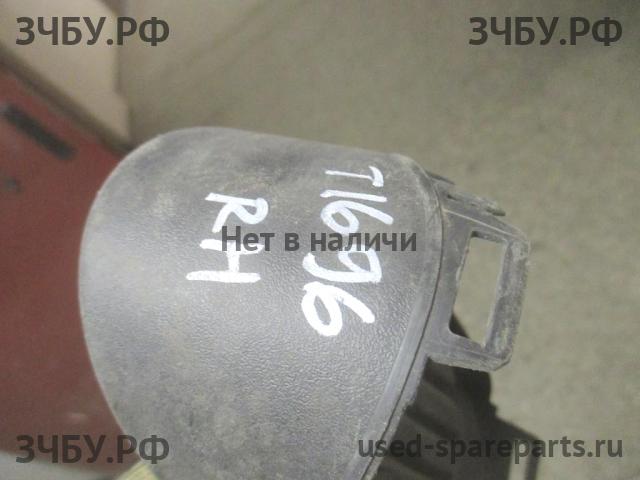 Ford Focus 3 Рамка противотуманной фары правой