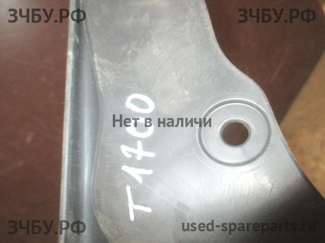 Ford Kuga 2 Брызговик передний правый