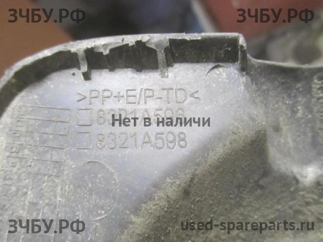 Mitsubishi Pajero/Montero Sport 2 (KH) Рамка противотуманной фары правой