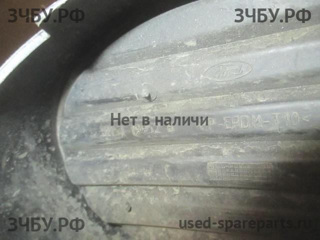 Ford Focus 3 Рамка противотуманной фары правой