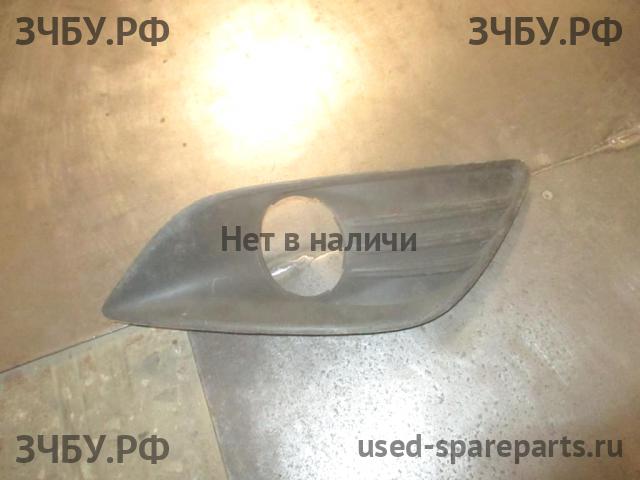 Ford Focus 2 (рестайлинг) Рамка противотуманной фары правой