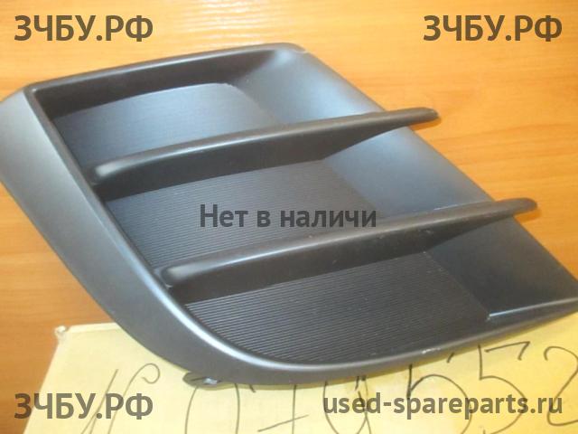 Mazda 3 [BL] Рамка противотуманной фары правой
