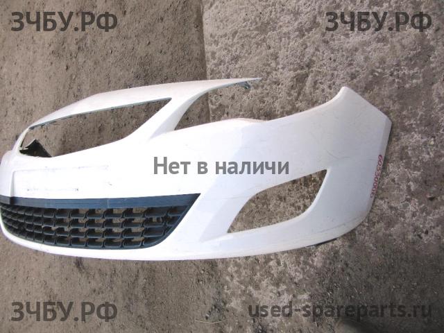 Opel Astra J Бампер передний