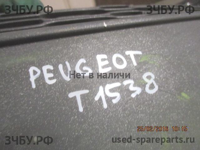 Peugeot 208 (1) Решетка в бампер