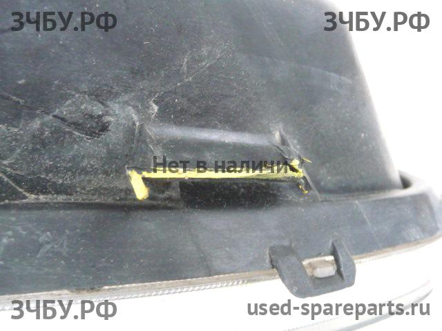 Toyota RAV 4 (2) Фара правая