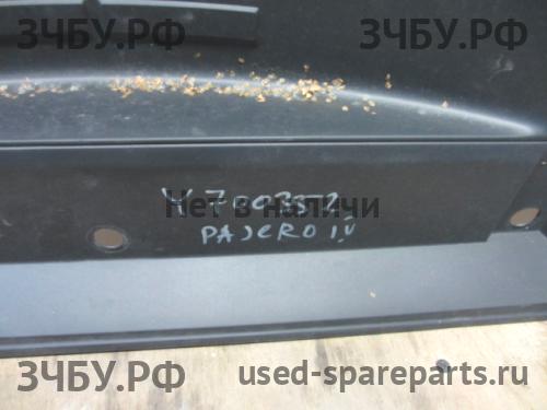 Mitsubishi Pajero/Montero 4 Накладка заднего бампера