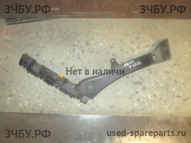 Peugeot 3008 (1) Кронштейн бампера задний