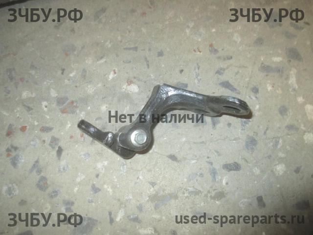 Ford Focus 2 Петля двери задней левой