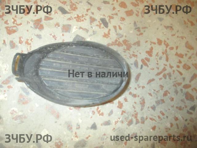 Ford Focus 3 Рамка противотуманной фары левой